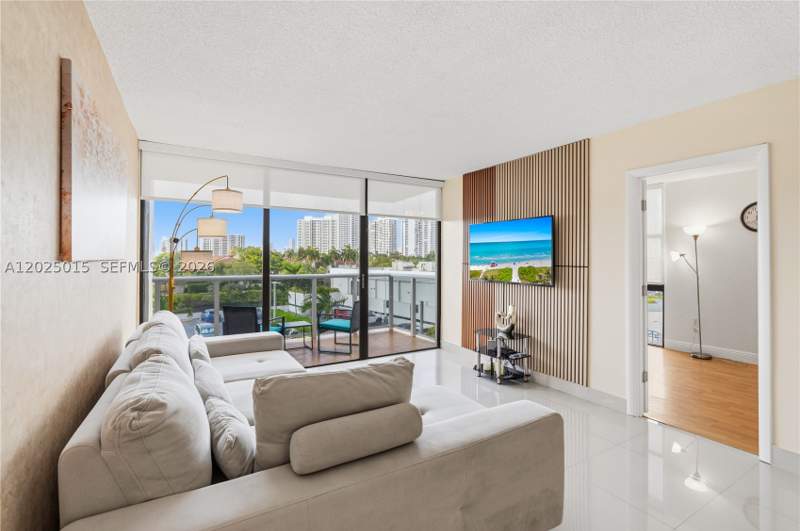 2 bedroom Condominium at 3625 N Country Club Dr 402, Aventura Eldorado Condo, Aventura — photo 4