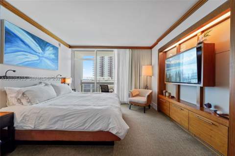 6801 Collins Ave 708, Miami Beach FL - photo 15 of 56