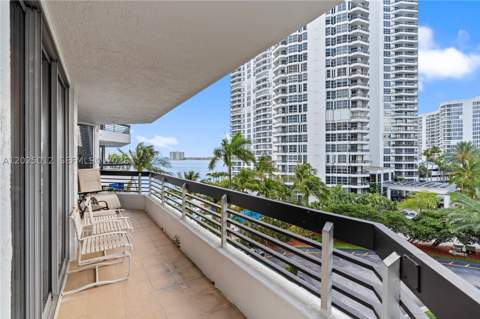 19195 NE 36th Ct 502, Aventura FL - photo 18 of 40