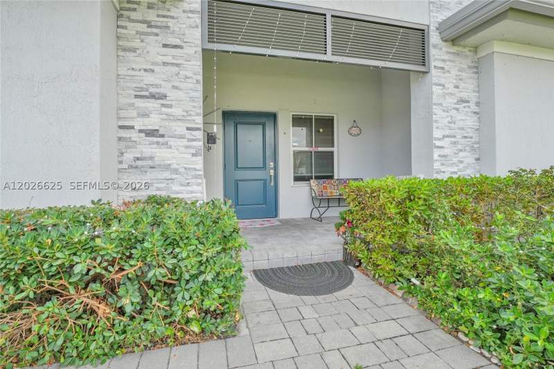 3 bedroom SingleFamilyResidence at 21460 SW 127th Pl, Siena North, Miami — photo 2