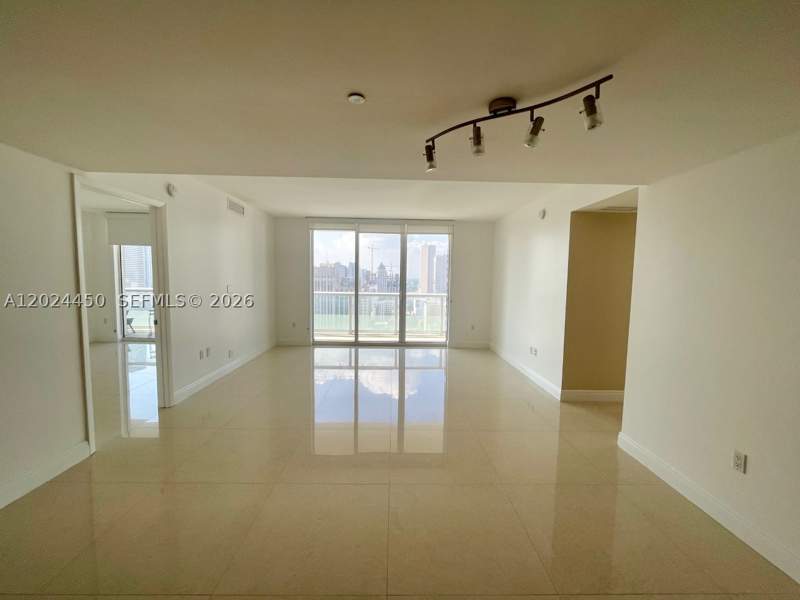 2 bedroom Condominium at 50 Biscayne Blvd 2401, 50 Biscayne Condo, Miami — photo 2