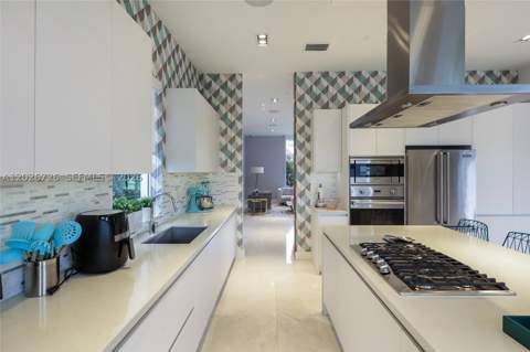 7441 NW 102nd Ct, Doral FL - photo 17 of 76