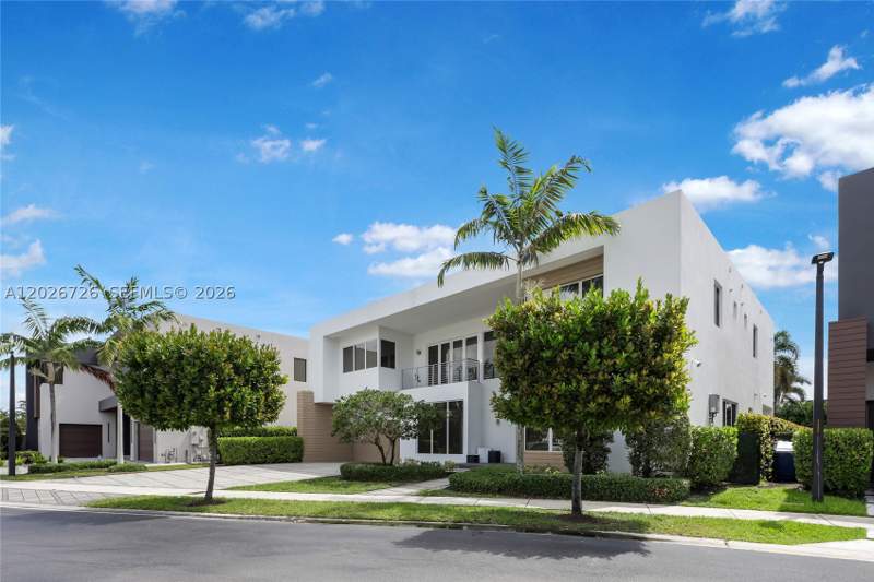5 bedroom SingleFamilyResidence at 7441 NW 102nd Ct, Doral Commons Residential, Doral — photo 5