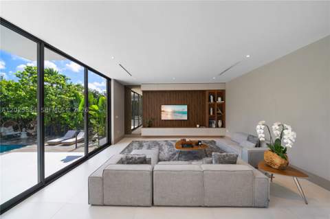 571 Glenridge Rd, Key Biscayne FL - photo 17 of 45