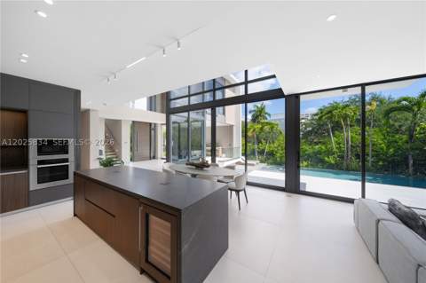 571 Glenridge Rd, Key Biscayne FL - photo 6 of 45