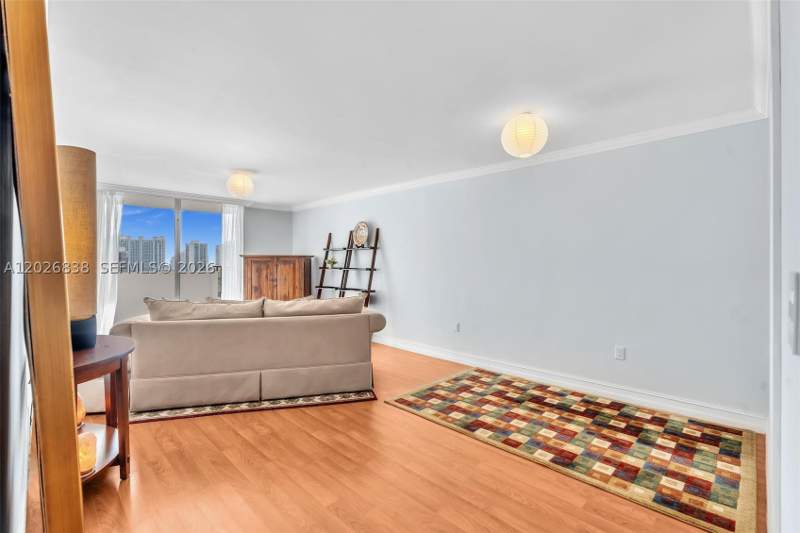 1 bedroom Condominium at 2750 NE 183rd St 1801, Commodore Plaza Condo, Aventura — photo 4