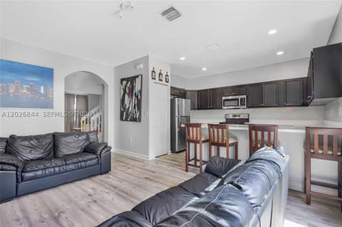 9381 W 33rd Ln, Hialeah FL - photo 10 of 35