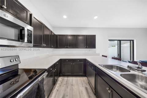 9381 W 33rd Ln, Hialeah FL - photo 11 of 35