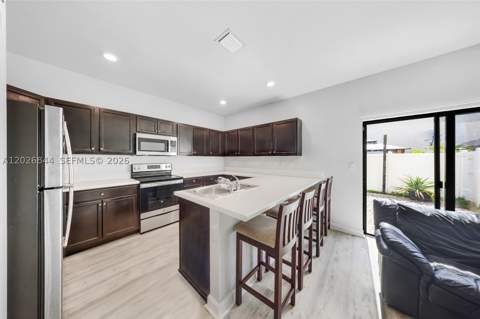 9381 W 33rd Ln, Hialeah FL - photo 7 of 35