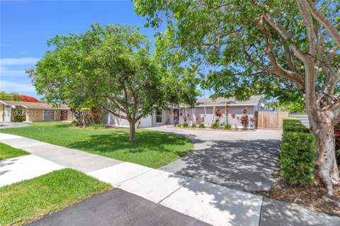 18645 SW 90th Ave, Cutler Bay FL - photo 16 of 19