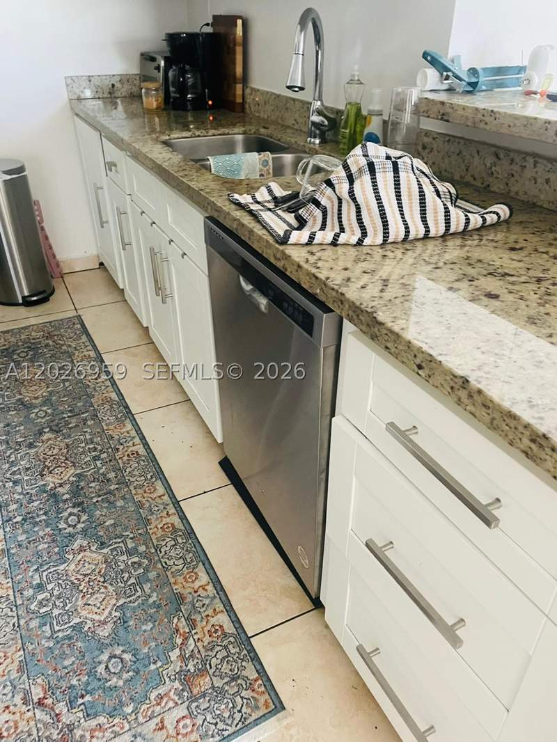 2 bedroom Condominium at 10393 N Kendall Dr U6, Kendall Acres Condo Bldg, Miami — photo 4