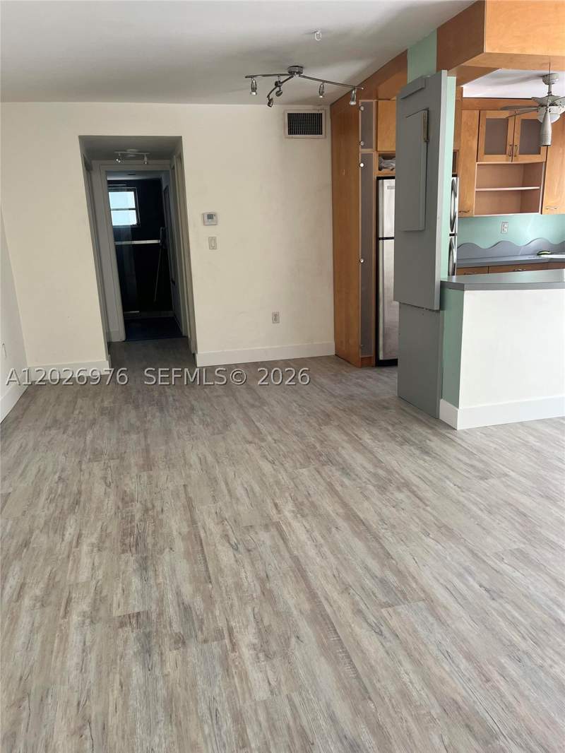 1 bedroom Condominium at 240 Collins Ave 2B, Terrace View Towers Condo, Miami Beach — photo 3