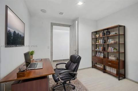17111 Biscayne Blvd 1405/07, North Miami Beach FL - photo 20 of 37