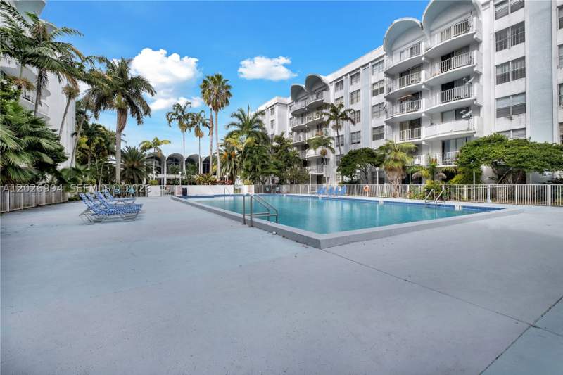 2 bedroom Condominium at 496 NW 165th St Rd D-616, Montecarlo Condo, Miami — photo 4