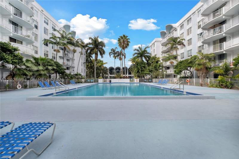 2 bedroom Condominium at 496 NW 165th St Rd D-616, Montecarlo Condo, Miami — photo 5