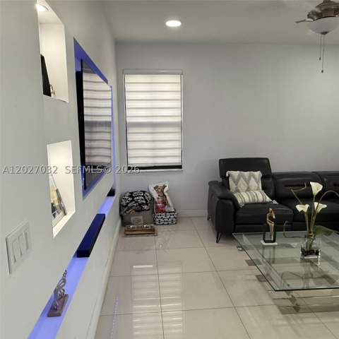 10060 NW 86th Ter, Doral FL - photo 10 of 55