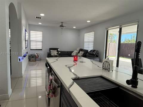 10060 NW 86th Ter, Doral FL - photo 7 of 55