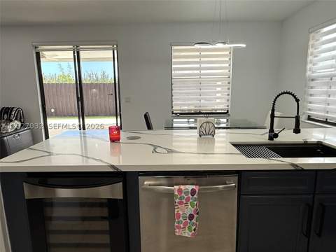 10060 NW 86th Ter, Doral FL - photo 9 of 55