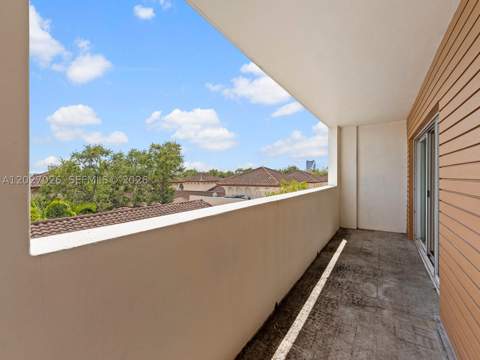 2740 SW 28th Ter 508, Miami FL - photo 11 of 18