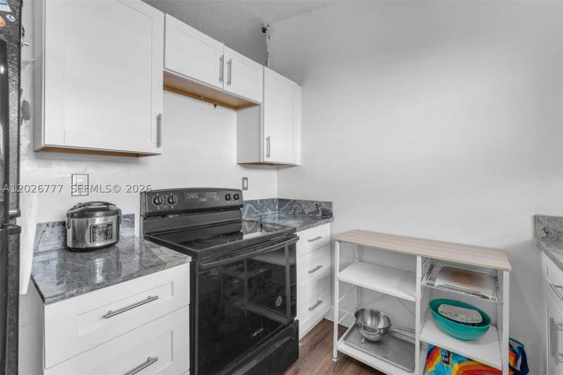 3 bedroom SingleFamilyResidence at 12026 SW 210th St, STRAWBERRY FIELD SUB, Miami — photo 5
