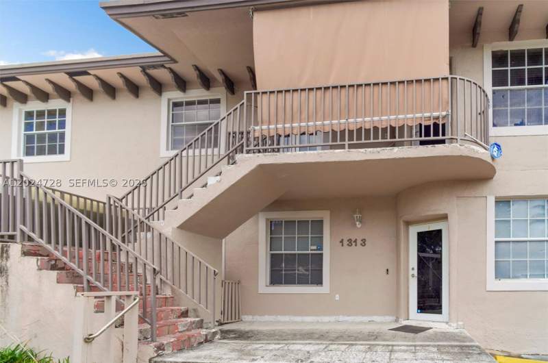 9 bedroom SingleFamilyResidence at 1313 SW 24th Ave, Byan Park, Miami — photo 3