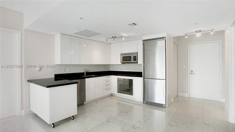 3 bedroom Condominium at 92 SW 3rd St 1803, Mint Condo, Miami — photo 3