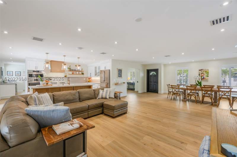 4 bedroom SingleFamilyResidence at 4730 SW 89th Ave, Dan-Mar Heights, Miami — photo 2