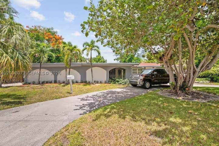 3 bedroom SingleFamilyResidence at 13325 SW 84th Ave, Howard Pines, Pinecrest — photo 2