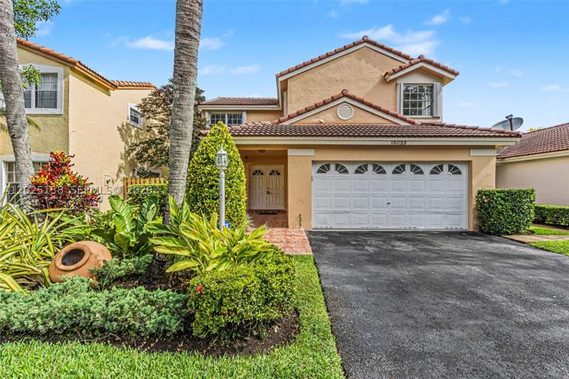 4 bedroom SingleFamilyResidence at 15033 SW 110th Ter, Vizcaya At The Hammocks 1, Miami — photo 2