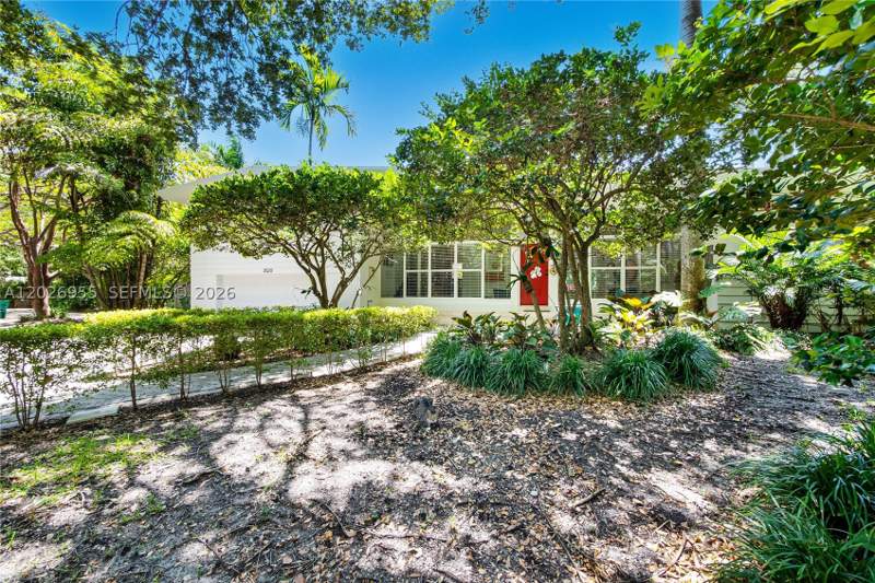 3 bedroom SingleFamilyResidence at 3520 Saint Gaudens Ct, Philbrick Ests, Miami — photo 2