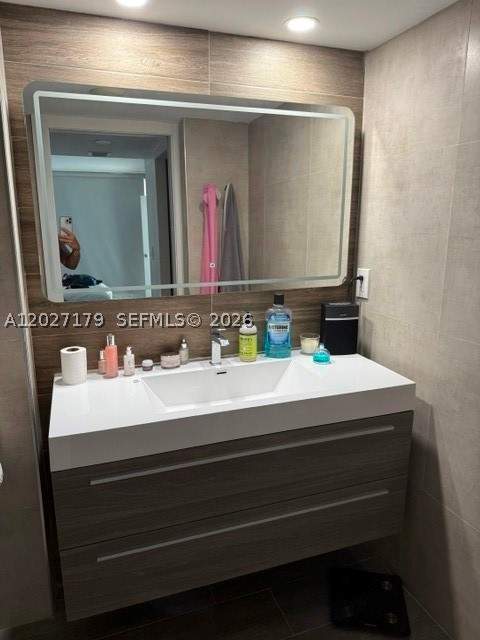 3375 N Country Club Dr 1409, Aventura FL - photo 11 of 13
