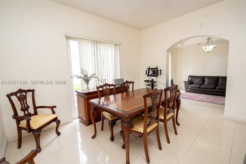 4 bedroom SingleFamilyResidence at 14372 NW 83rd Ave, Anchorage At Miami Lakes, Miami Lakes — photo 4