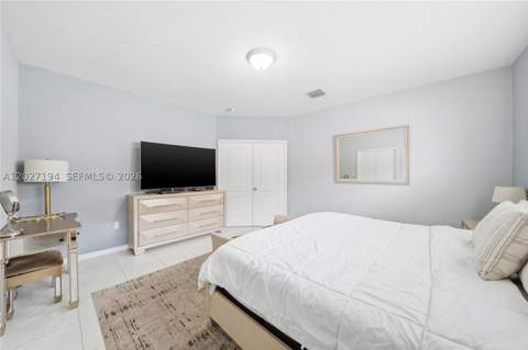 8883 NW 176th St, Hialeah FL - photo 18 of 40