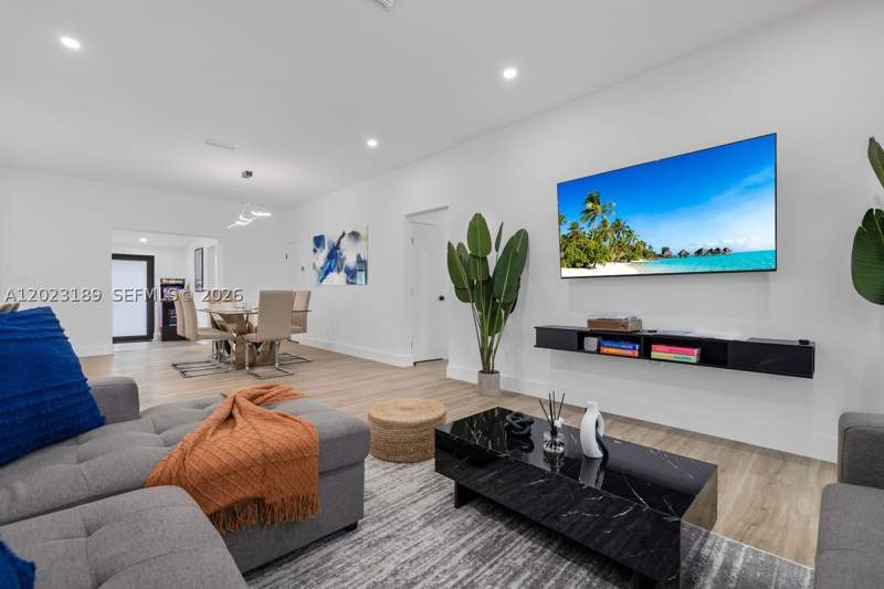5 bedroom SingleFamilyResidence at 121 NW 53rd St, Railway Shops Addn 2nd Am, Miami — photo 3