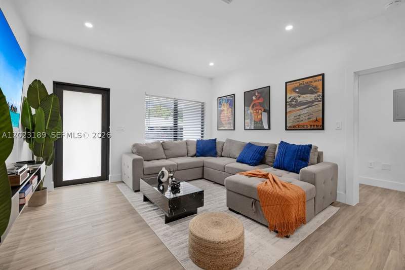 5 bedroom SingleFamilyResidence at 121 NW 53rd St, Railway Shops Addn 2nd Am, Miami — photo 4