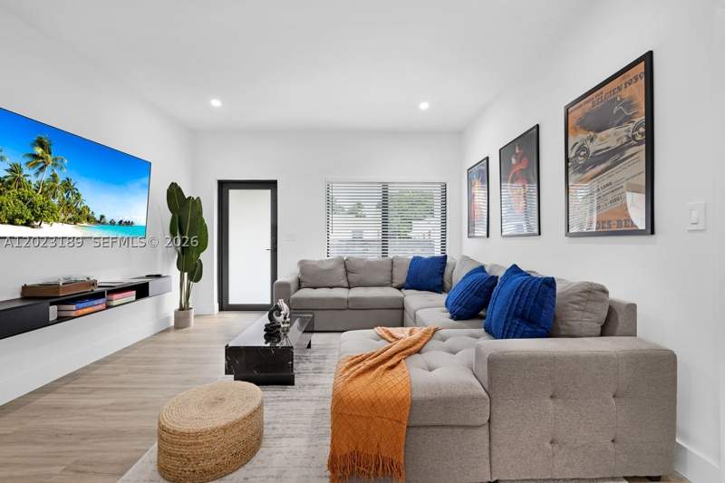5 bedroom SingleFamilyResidence at 121 NW 53rd St, Railway Shops Addn 2nd Am, Miami — photo 5