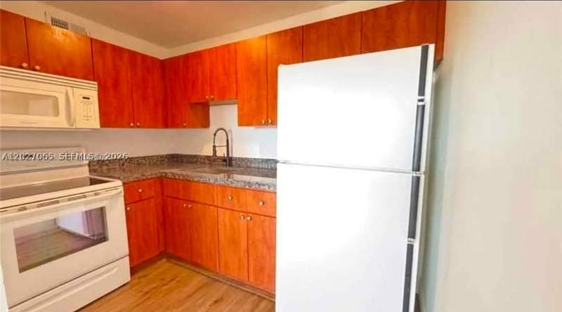 2 bedroom Condominium at 11195 SW 1st St 319, Agua Dulce Condo, Sweetwater — photo 3