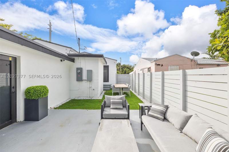 3 bedroom SingleFamilyResidence at 501 NW 46th St, BAY VISTA PARK AMD PL, Miami — photo 2