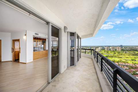 3500 Mystic Pointe Drive, Aventura FL - photo 13 of 58
