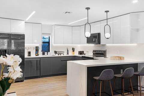 111 NW 53rd St, Miami FL - photo 10 of 31