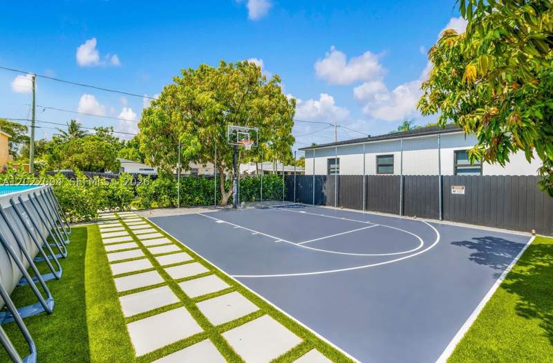 5 bedroom SingleFamilyResidence at 111 NW 53rd St, Railway Shops Addn 2nd Am, Miami — photo 3