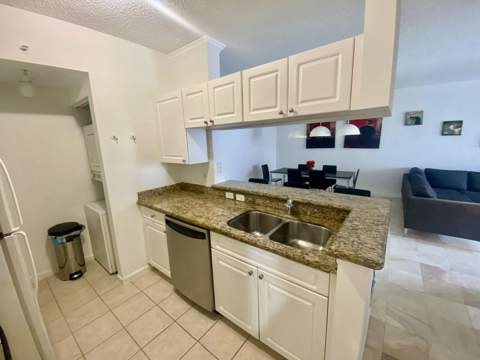 17100 N Bay Road 1911, Sunny Isles Beach FL - photo 7 of 20