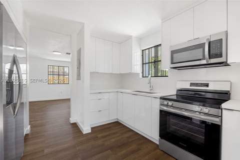 10204 SW 173rd St, Miami FL - photo 10 of 28