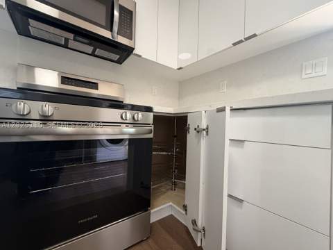 10204 SW 173rd St, Miami FL - photo 8 of 28