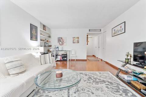 20400 W Country Club Dr 214, Aventura FL - photo 11 of 28