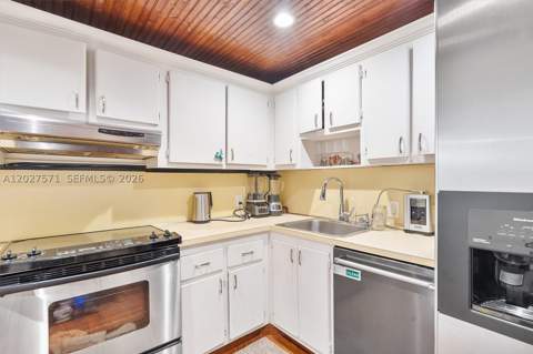 20400 W Country Club Dr 214, Aventura FL - photo 15 of 28