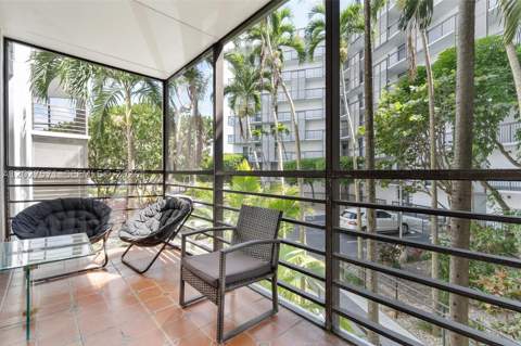20400 W Country Club Dr 214, Aventura FL - photo 9 of 28