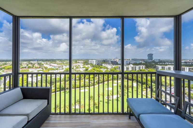 1 bedroom Condominium at 20335 W Country Club Drive 1901, Coronado, Aventura — photo 2