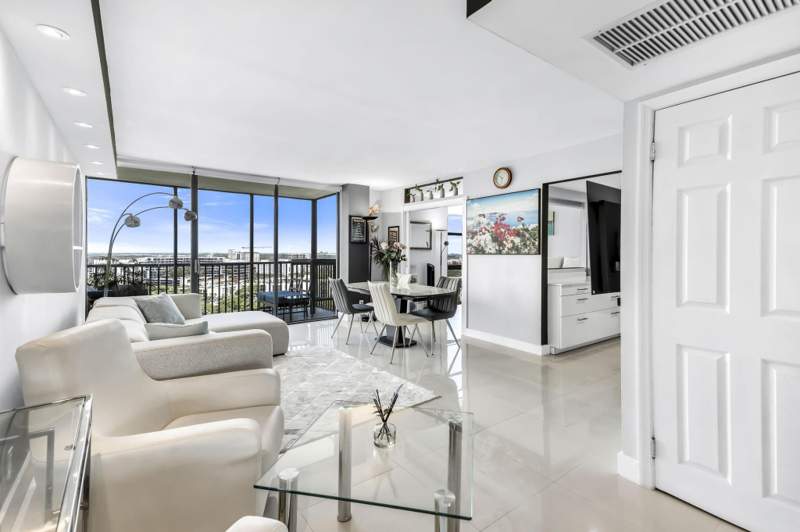 1 bedroom Condominium at 20335 W Country Club Drive 1901, Coronado, Aventura — photo 3