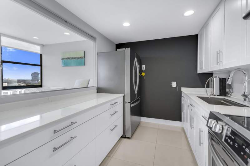 1 bedroom Condominium at 20335 W Country Club Drive 1901, Coronado, Aventura — photo 5